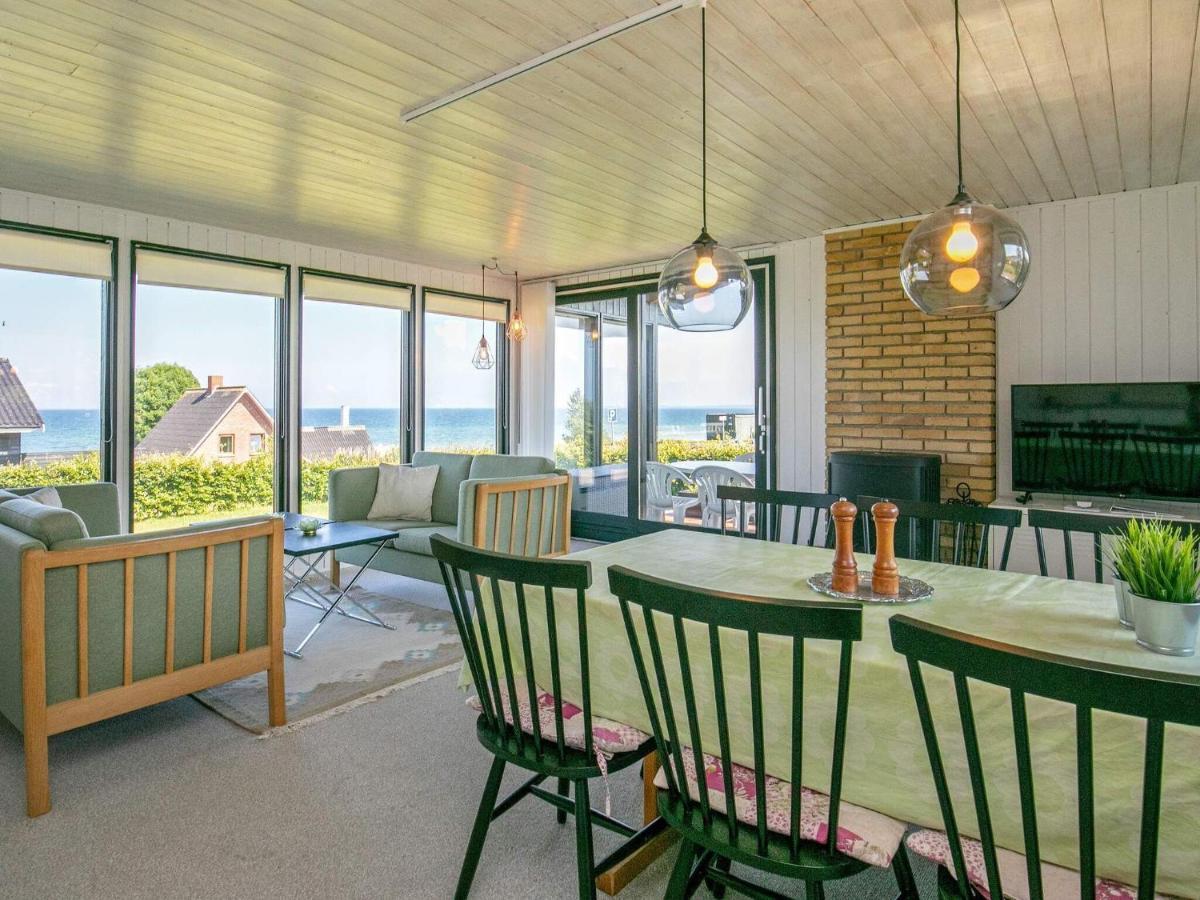 6 Person Holiday Home In هيسوليئيار الغرفة الصورة